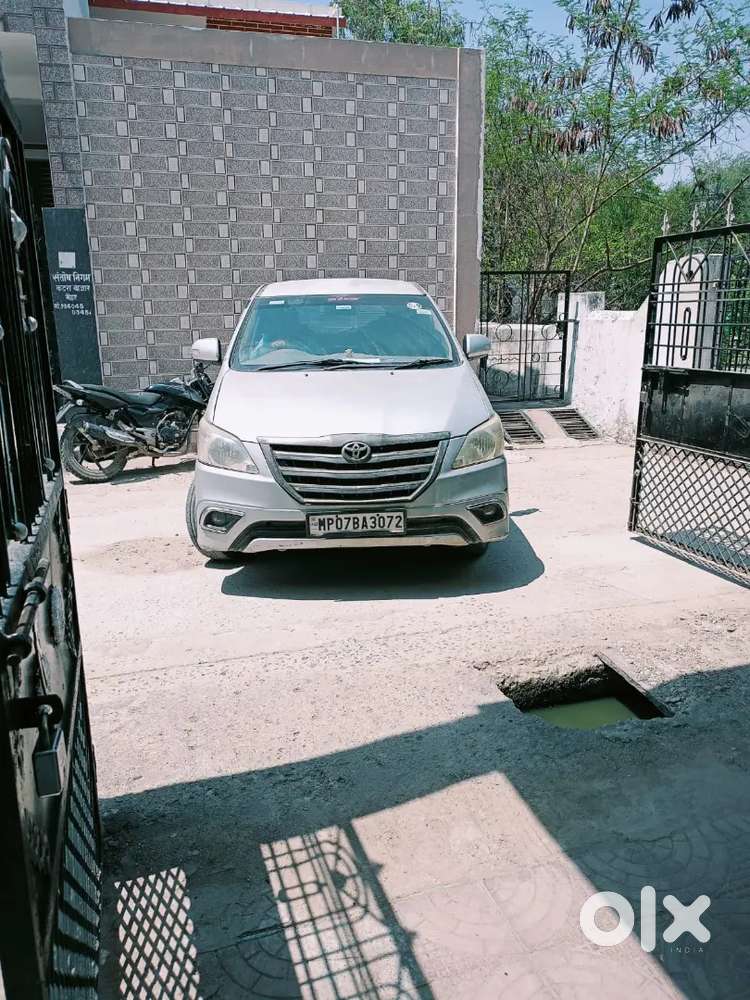 Toyota Innova 2014 Diesel 150000 Km Driven