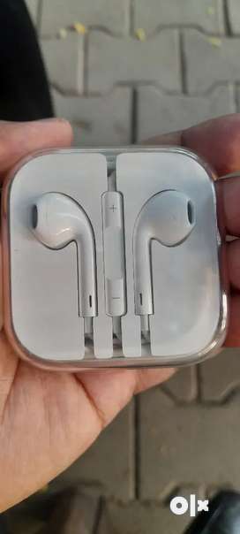 Buy Sell Second Hand Earphones in Chandigarh Used Accessories in Chandigarh OLX