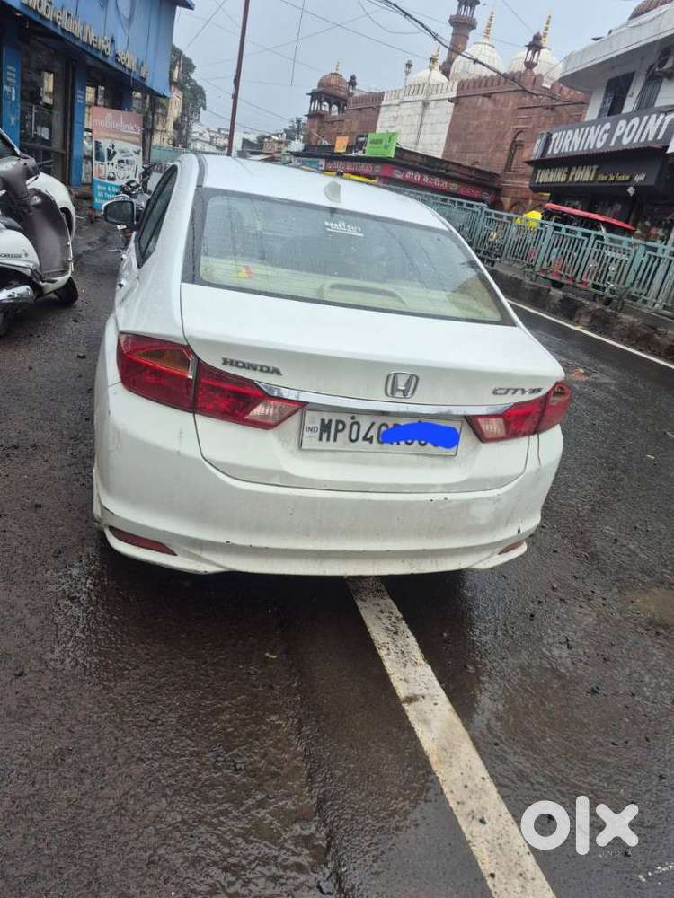 Honda City V At Sunroof I-vtec, 2016, Petrol