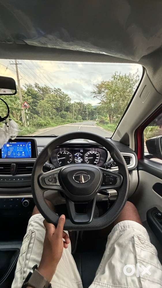 Tata Altroz Petrol 2023
