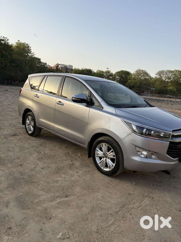 Toyota Innova Crysta 2.8 Zx At 7 Seater, 2016, Diesel