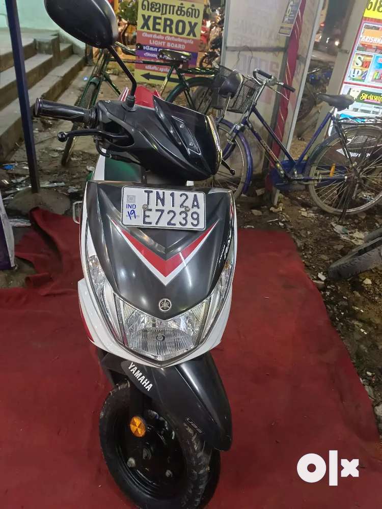 Olx best sale yamaha scooty