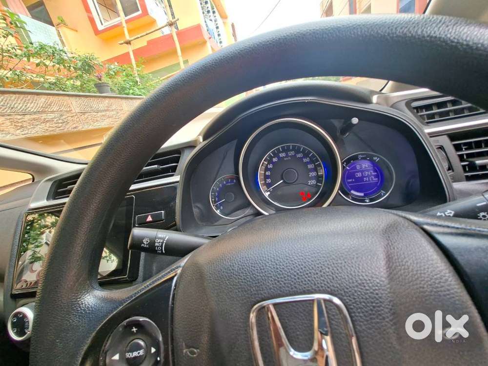 Honda Wrv With 10 Inch Touch Screen & Dash Cam