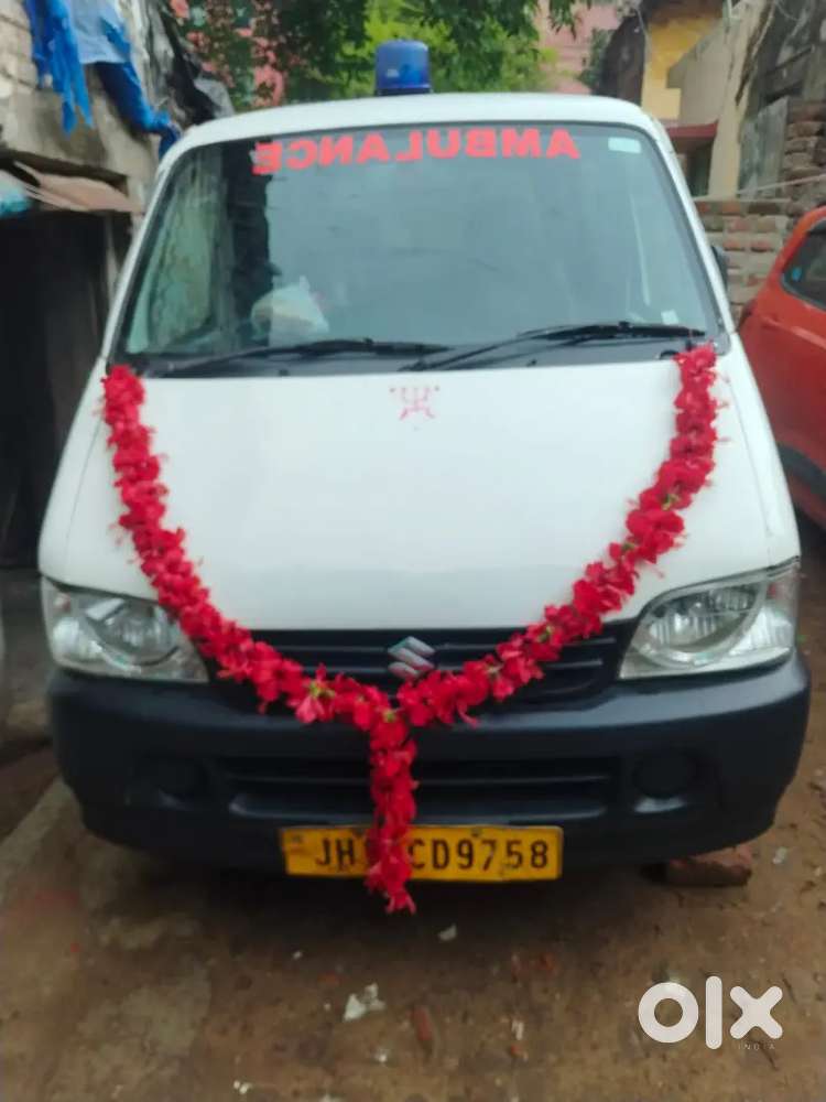 Maruti Suzuki Eeco 5 Str Petrol 2021, Ambulance Passed.
