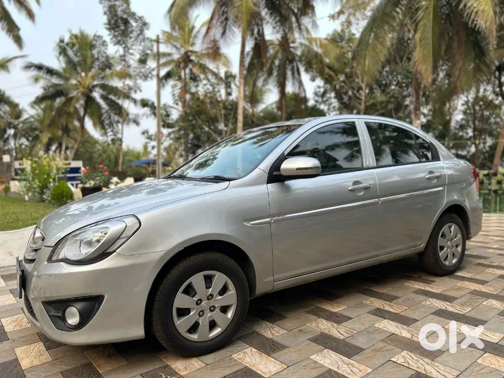 Hyundai Verna 2013 Petrol 32000 Km Driven