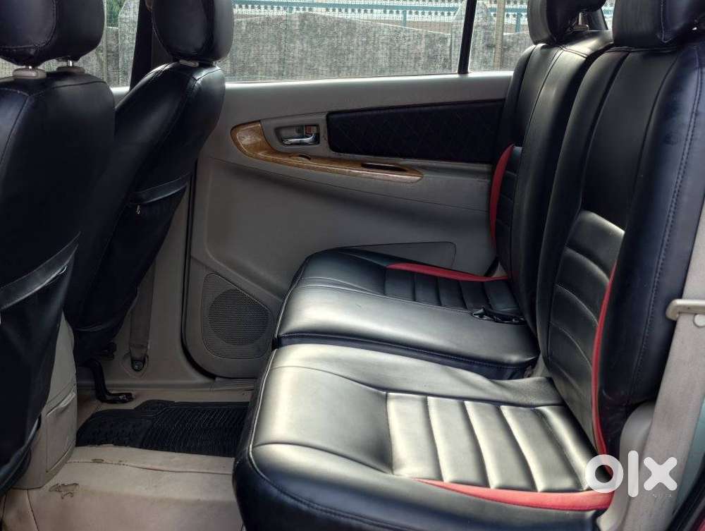 Toyota Innova 2.5 Vx 8 Str Bs-iii, 2011, Diesel