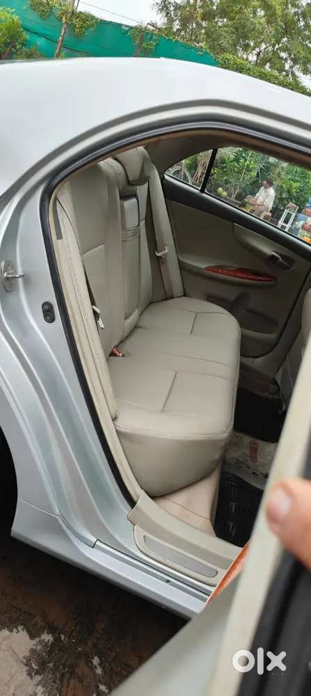 Toyota Corolla Altis 2011