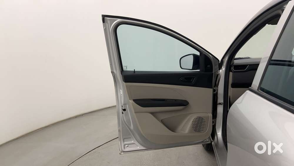 Renault Triber Rxl, 2023, Petrol