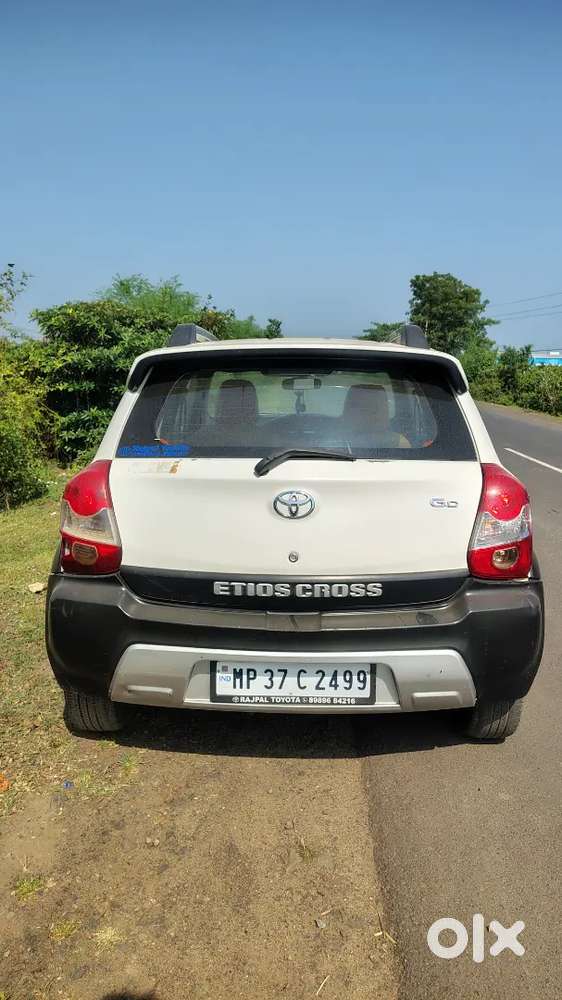 Toyota Etios Cross 1.2 2013