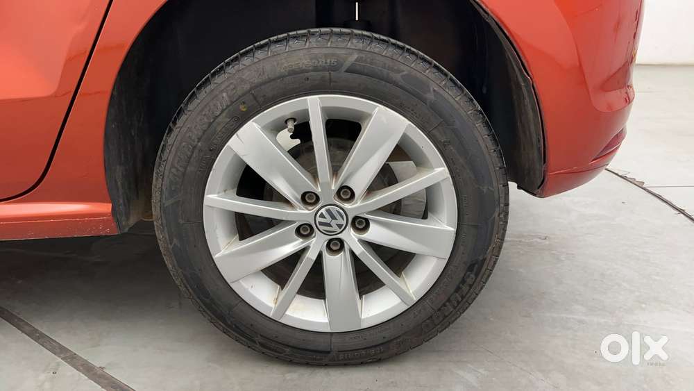 Volkswagen Polo Petrol Highline 1.2l, 2015, Petrol