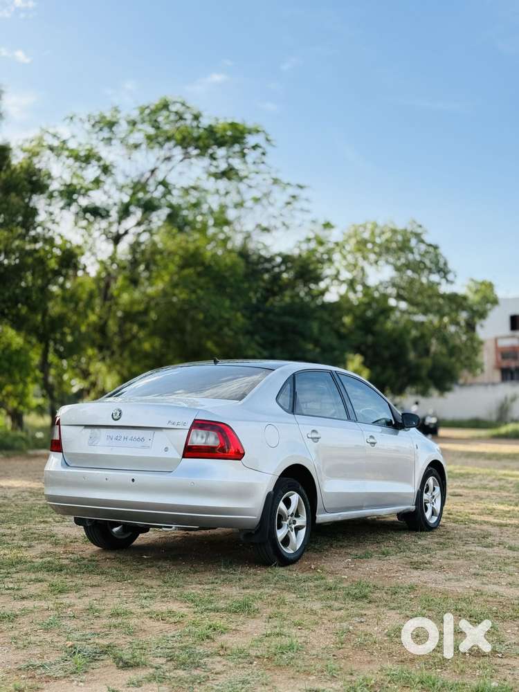 Skoda Rapid Elegance 1.6 Tdi Cr Manual, 2013, Diesel