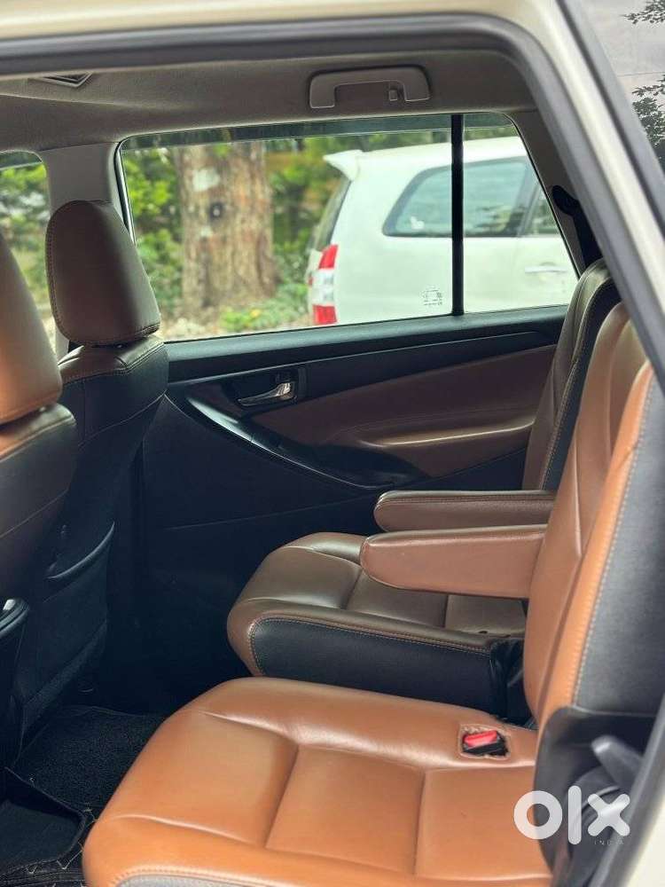 Toyota Innova Crysta 2.4 Gx Limited Edition At 7 Str, 2022, Diesel