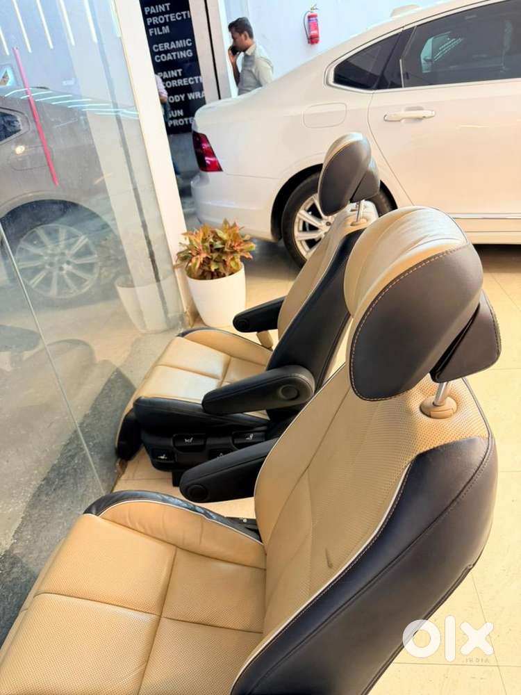 Kia Carnival Limousine With Vip Captain Lounge Seats