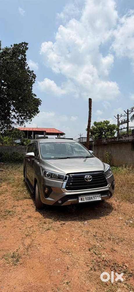 Toyota Innova Crysta 2016 Diesel Well Maintained