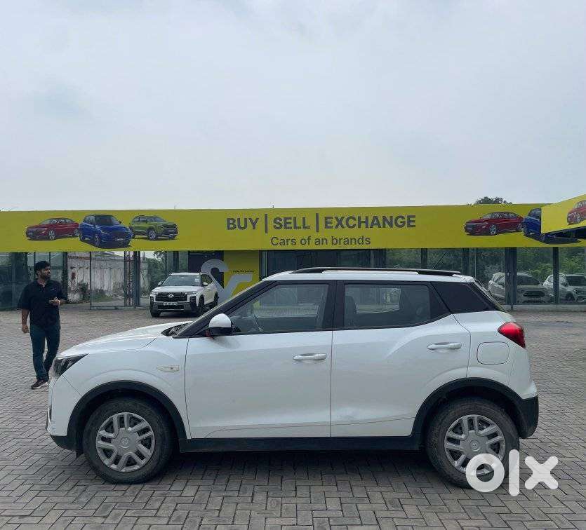 Mahindra Xuv300 1.2 W6 Amt Petrol, 2023, Petrol