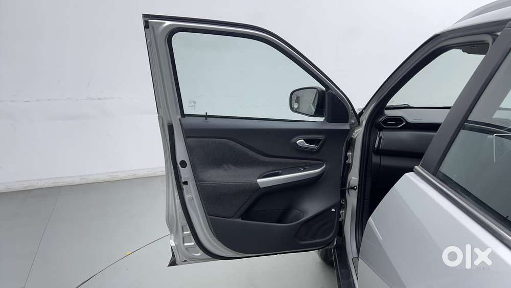 Nissan Magnite 1.0 Xv Premium Turbo Cvt, 2023, Petrol