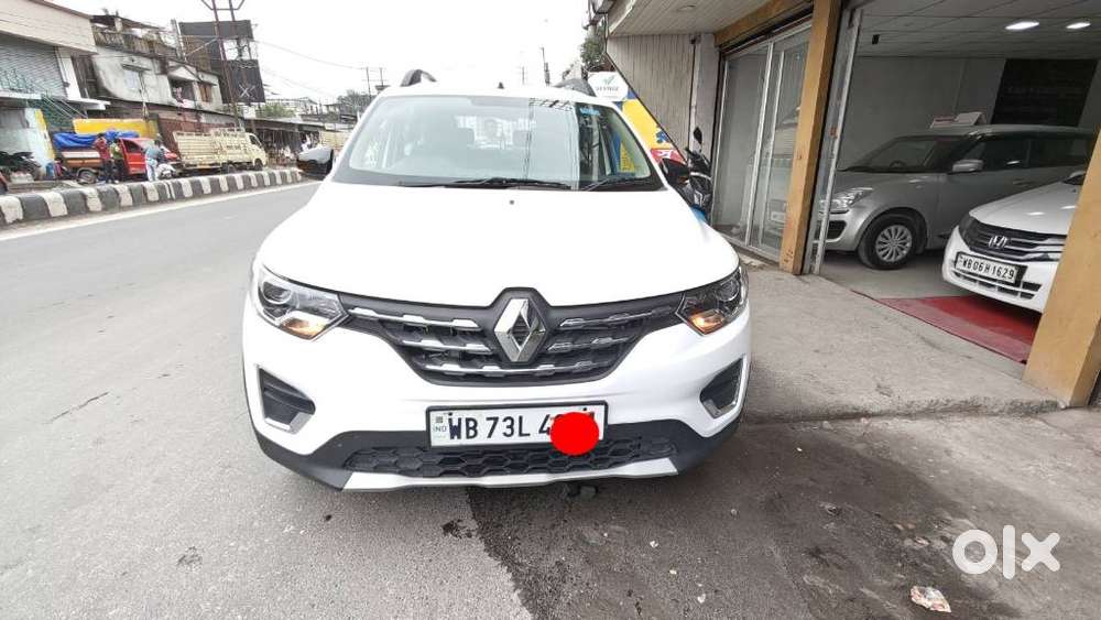 Renault Triber Rxz, 2025, Petrol