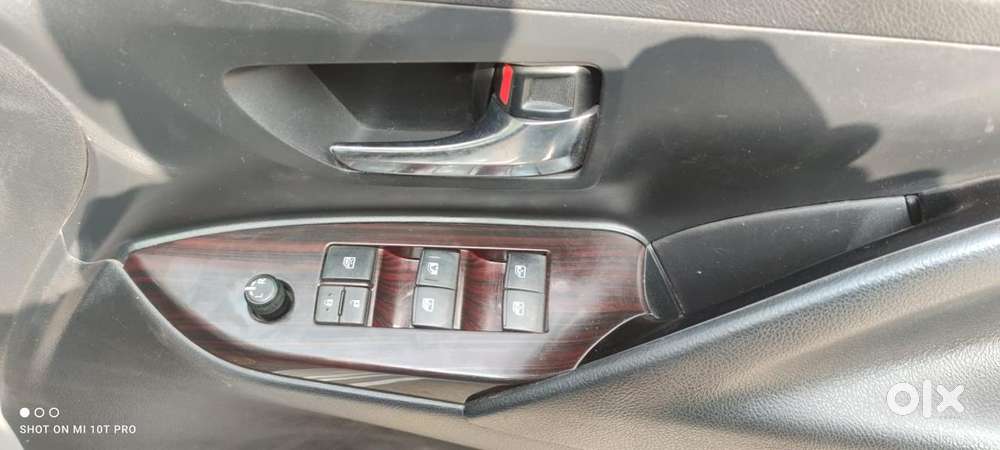 Toyota Innova Crysta 2.7 Gx Mt, 2017, Diesel