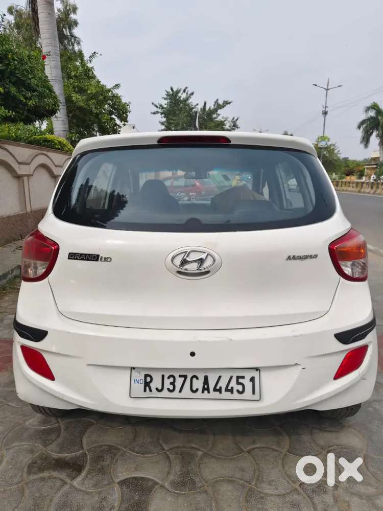 Hyundai Grand I10 2015 Petrol 72000 Km Driven