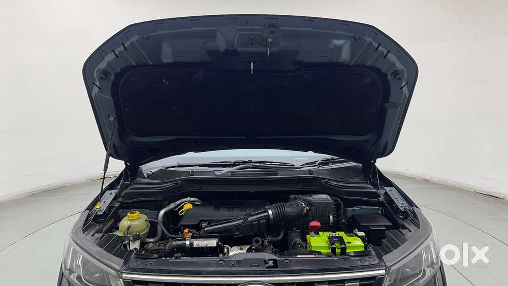 Mahindra Xuv300 W8 Option, 2022, Petrol
