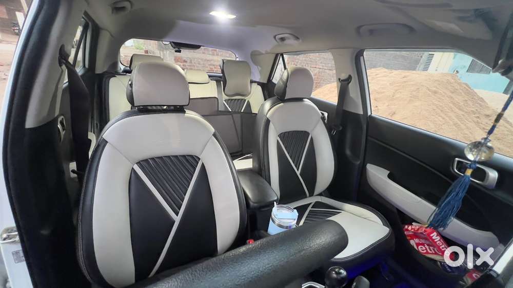 Hyundai Venue Petrol 2024