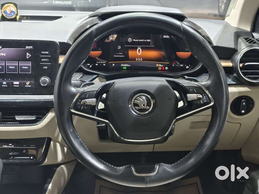Skoda Slavia 1.0 Tsi Style At, 2023, Petrol