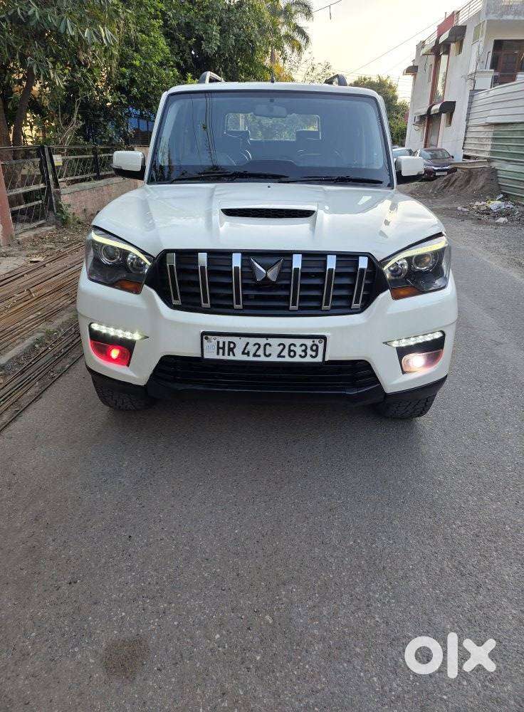 Mahindra Scorpio S8, 2015, Diesel