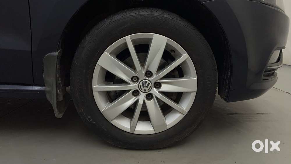 Volkswagen Polo Petrol Highline 1.2l, 2015, Petrol