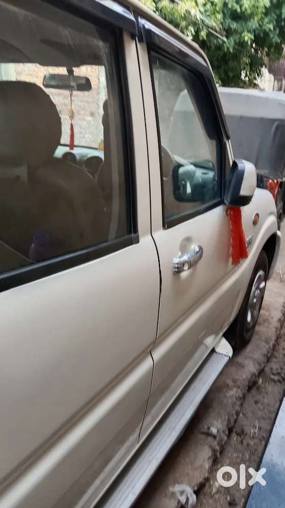 Mahindra Scorpio 2014 Petrol