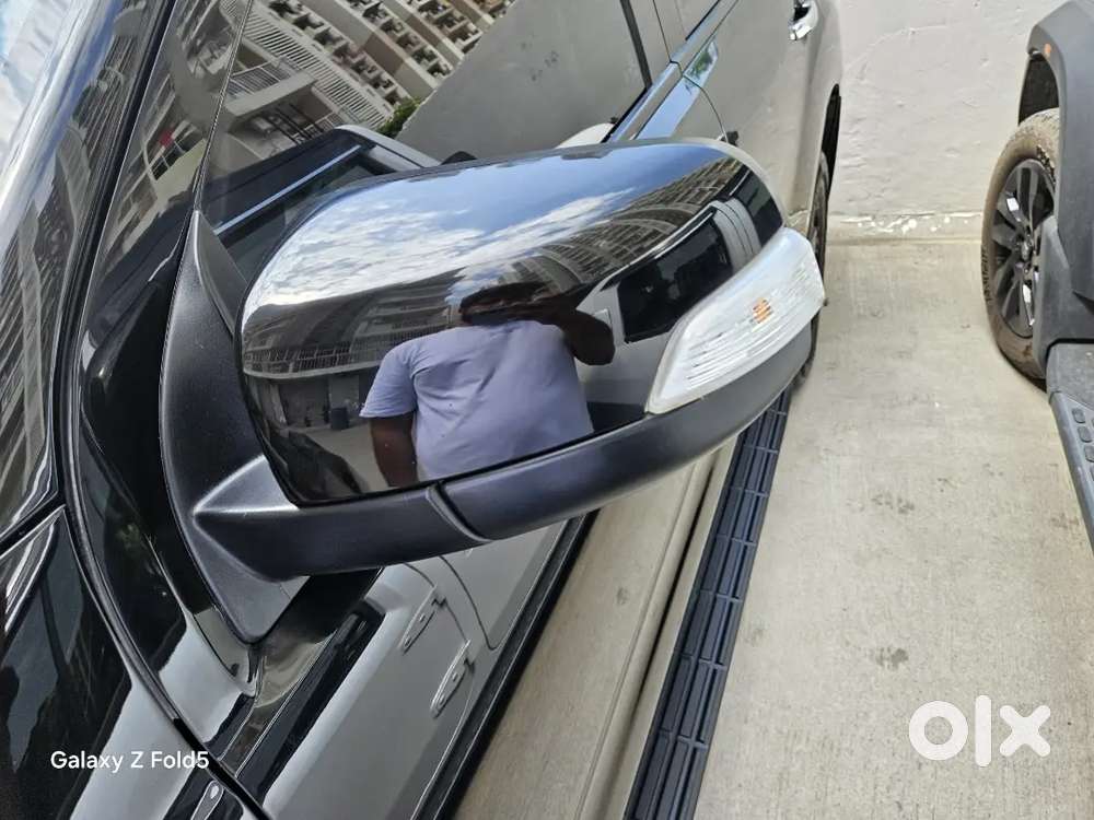 Ford Endeavour Black 2021