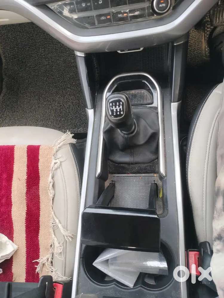 Tata Safari 2023 डीज़ल मैनुअल
