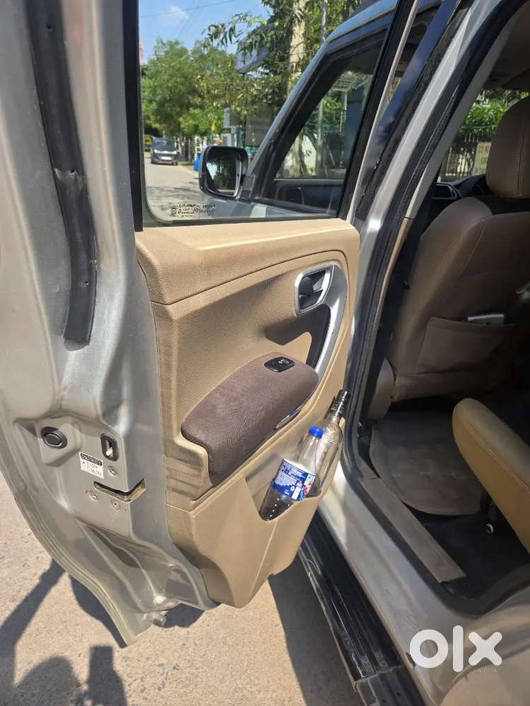 Mahindra Tuv 300 2016