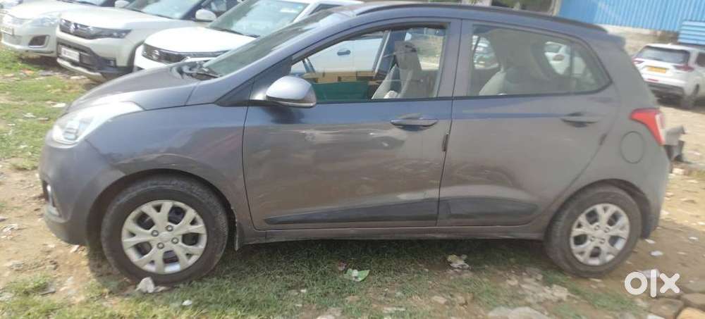 Hyundai Grand I10 Sportz, 2016, Petrol