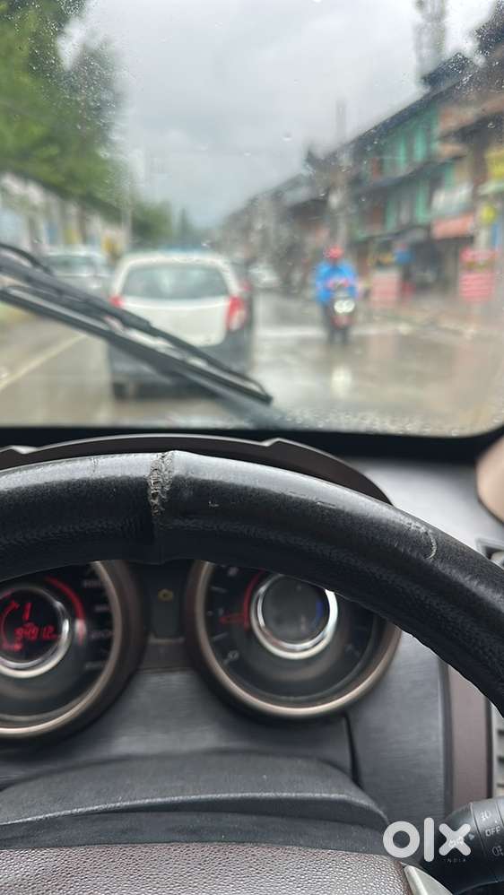Mahindra Xuv500 Petrol 2012