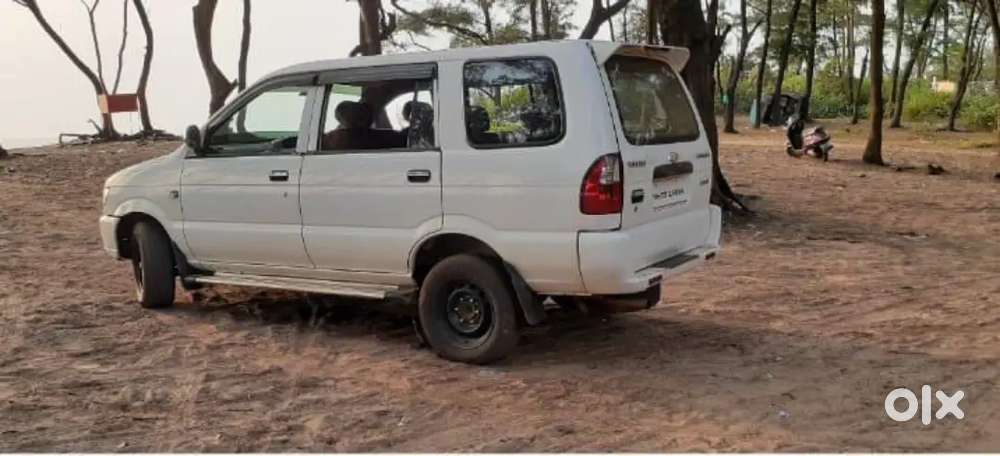 Chevrolet Tavera B1 10-seater 2011