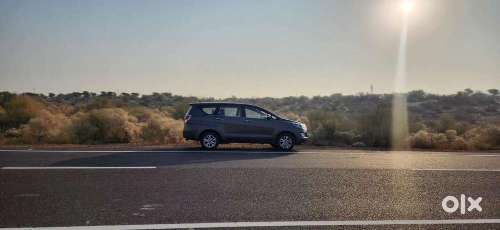 Toyota Innova Crysta 2016 Diesel Well Maintained