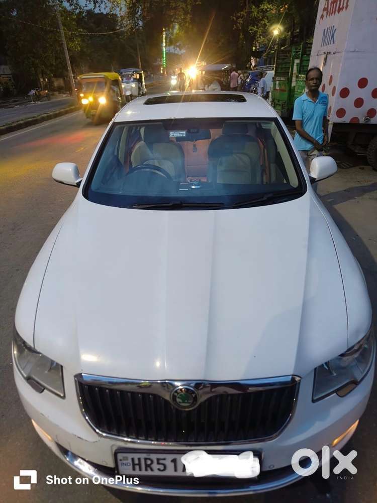 Skoda Superb Petrol 2013