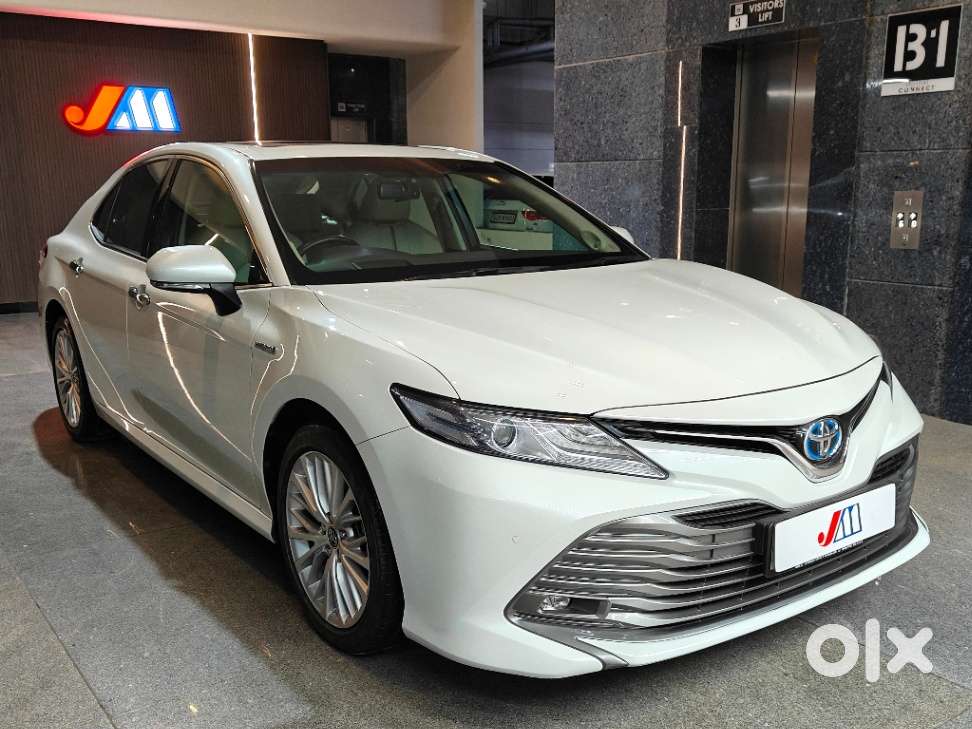 Toyota Camry Hybrid, 2020, Petrol