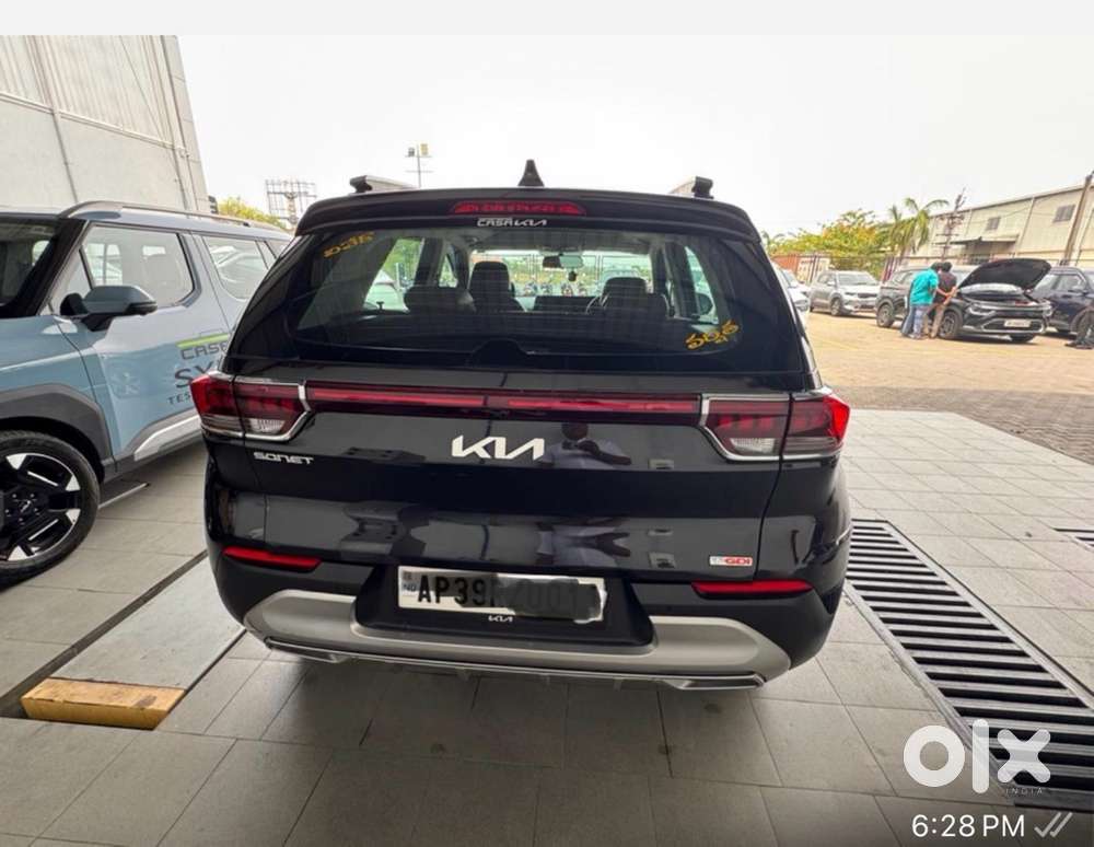 Kia Sonet Petrol 2023