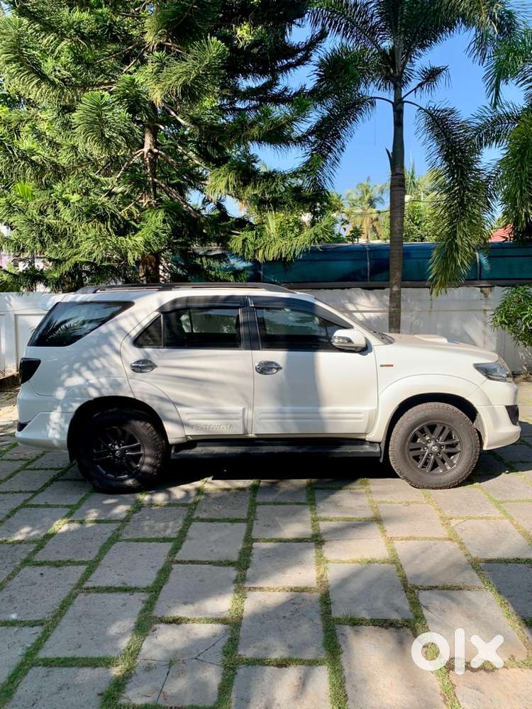 Toyota Fortuner 2014 Diesel 100000 Km Driven