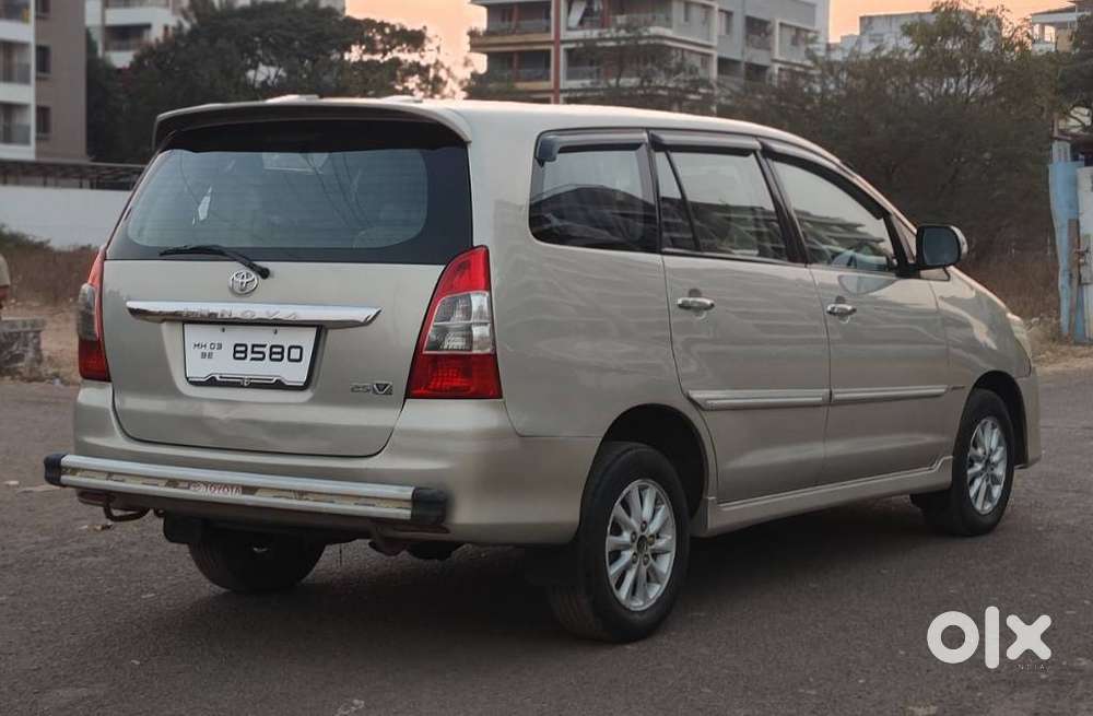 Toyota Innova 2009-2011 2.5 E 8 Str, 2012, Diesel
