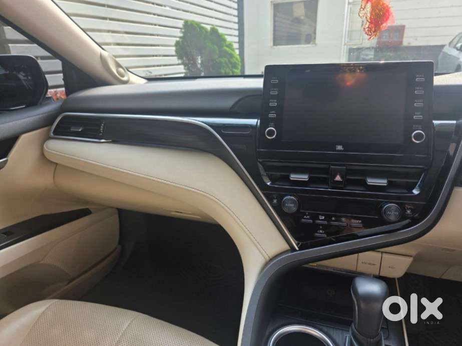 Toyota Camry Hybrid, 2024, Electric