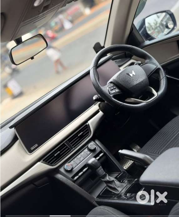 Mahindra Xuv700 2.2 Ax 5 Diesel At 7 Str, 2023, Diesel
