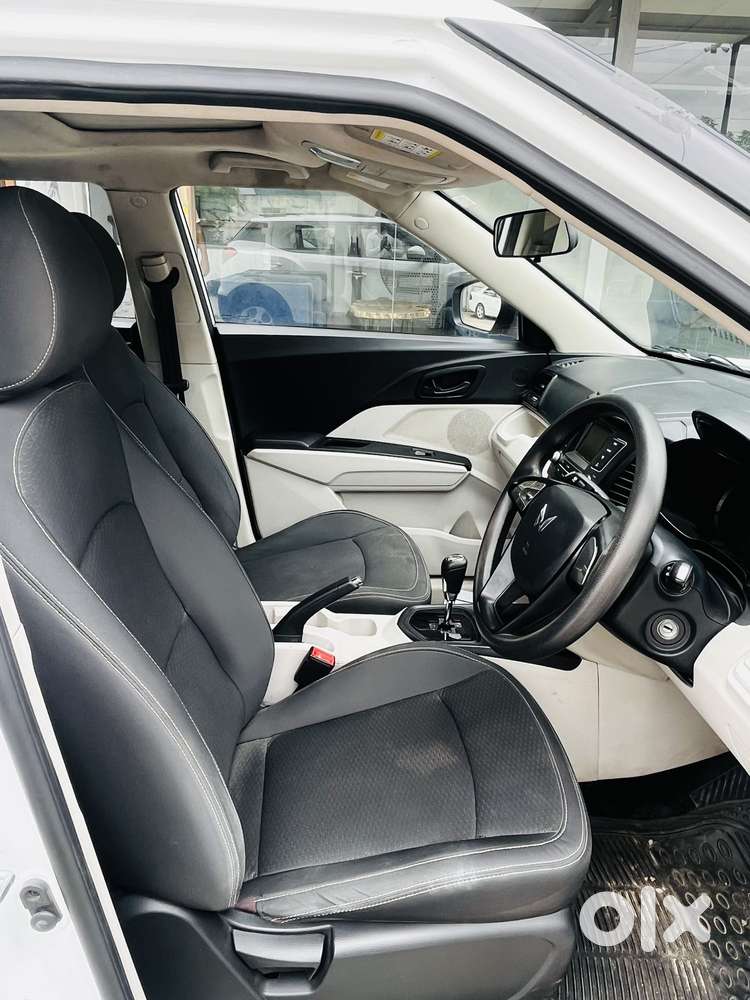 Mahindra Xuv300 1.2 W6 Amt Petrol, 2023, Petrol