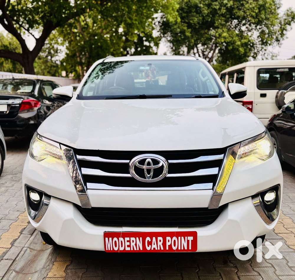 Toyota Fortuner 4x4 Manual Limited Edition, 2019, Diesel