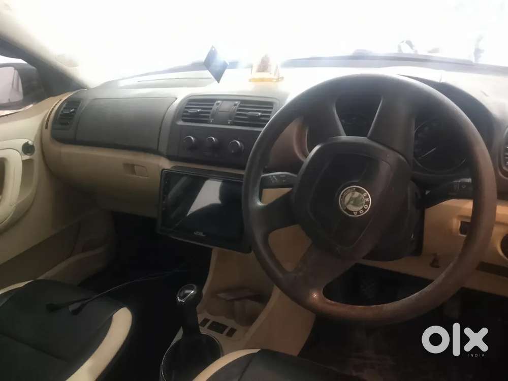 Skoda Fabia 2010 Petrol 70000 Km Driven