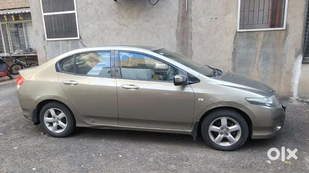 Honda City Petrol 2010 Manual 80000 Km Driven