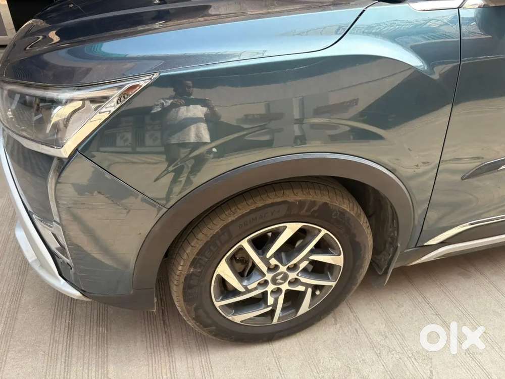 Mahindra Xuv300 2023 Petrol Well Maintained