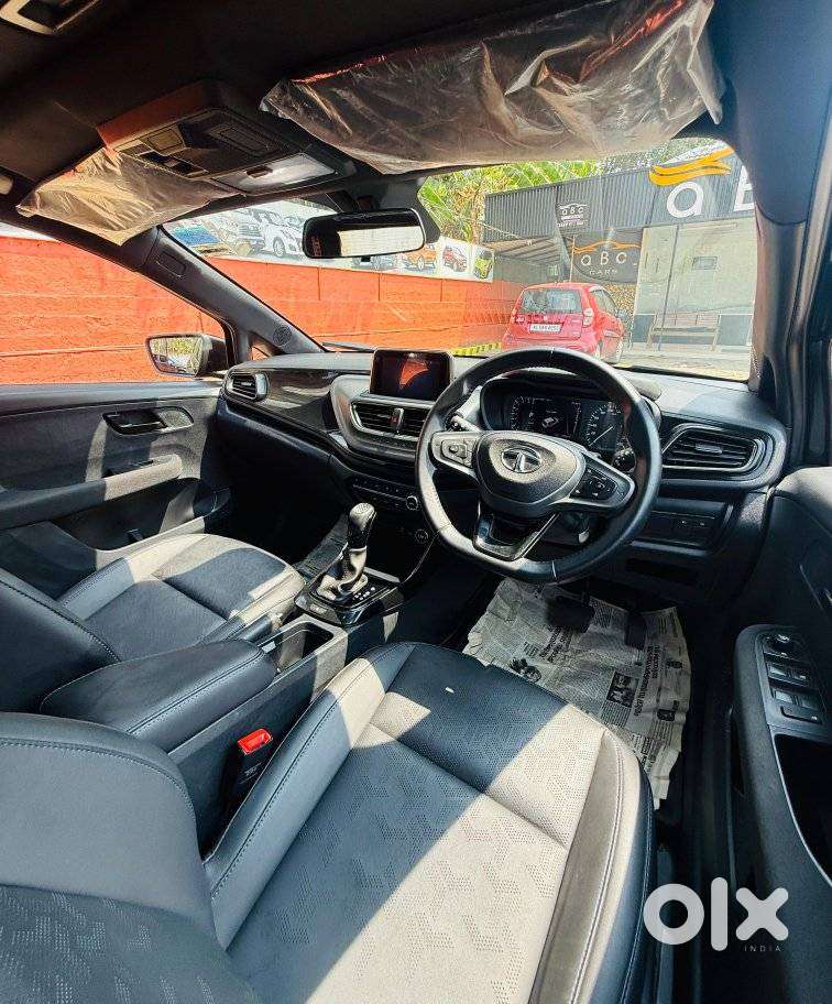 Tata Altroz 1.2 Xza Plus Dark Edition Dct, 2024, Petrol