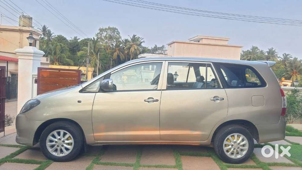 Toyota Innova 2004-2011 2.5 G4 Diesel 8-seater, 2009, Diesel